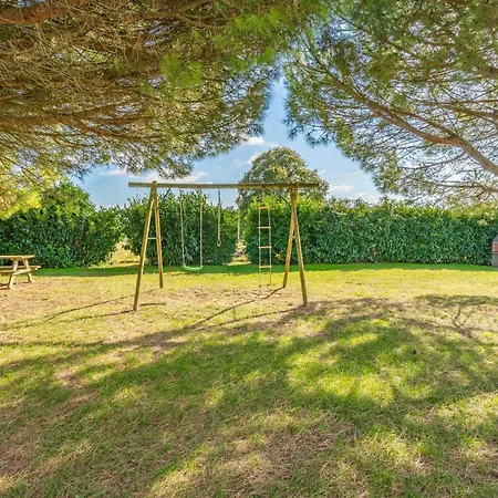Сasa de vacaciones Piscine Intérieure La-Gripperie-Saint-Symphorien
