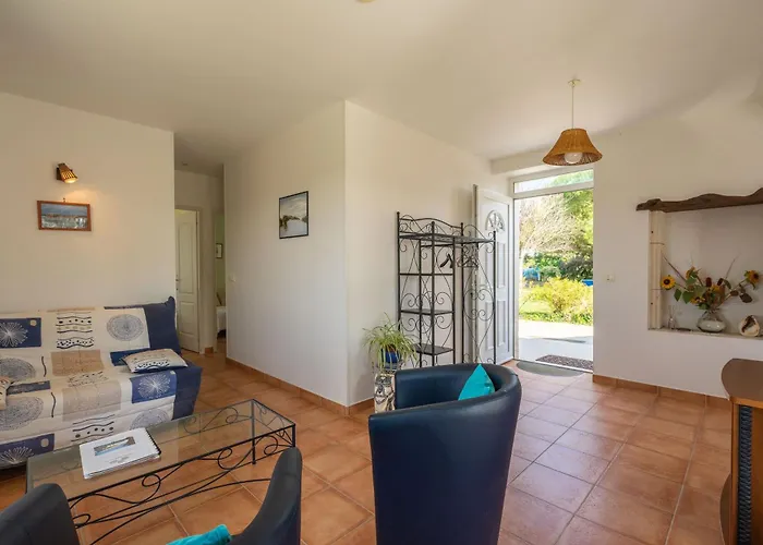 Piscine Intérieure * La-Gripperie-Saint-Symphorien