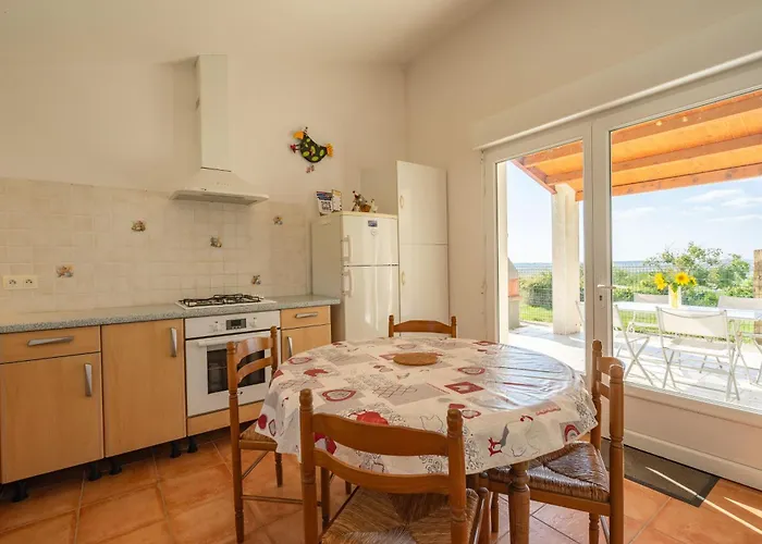 Piscine Intérieure * La-Gripperie-Saint-Symphorien